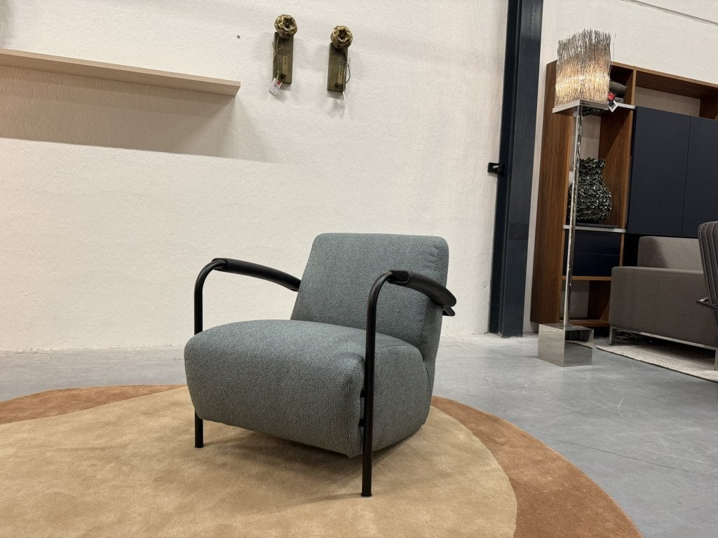 Nieuw Leolux Scylla Fauteuil Blauw stof Design stoel, Leolux, Info@leolux.nl, Nieuw, 75 tot 100 cm