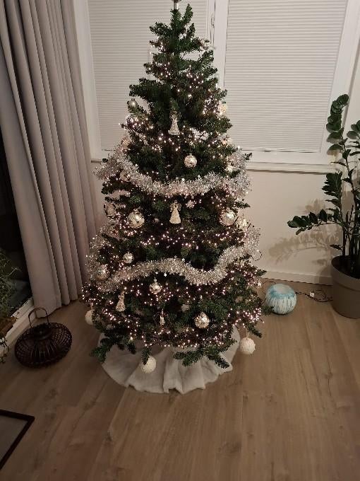 Kerstboom 1.80 met of zonder alles wat er in hangt, Ophalen, Zo goed als nieuw