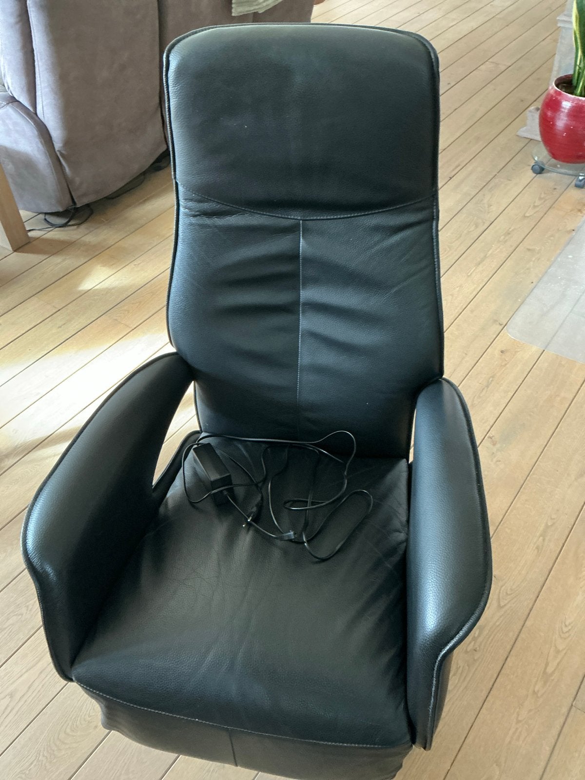 Luxe Relaxfauteuil met 2 Motoren en Accu - Draadloos Comfort, Ophalen, Gebruikt, Leer, 75 tot 100 cm