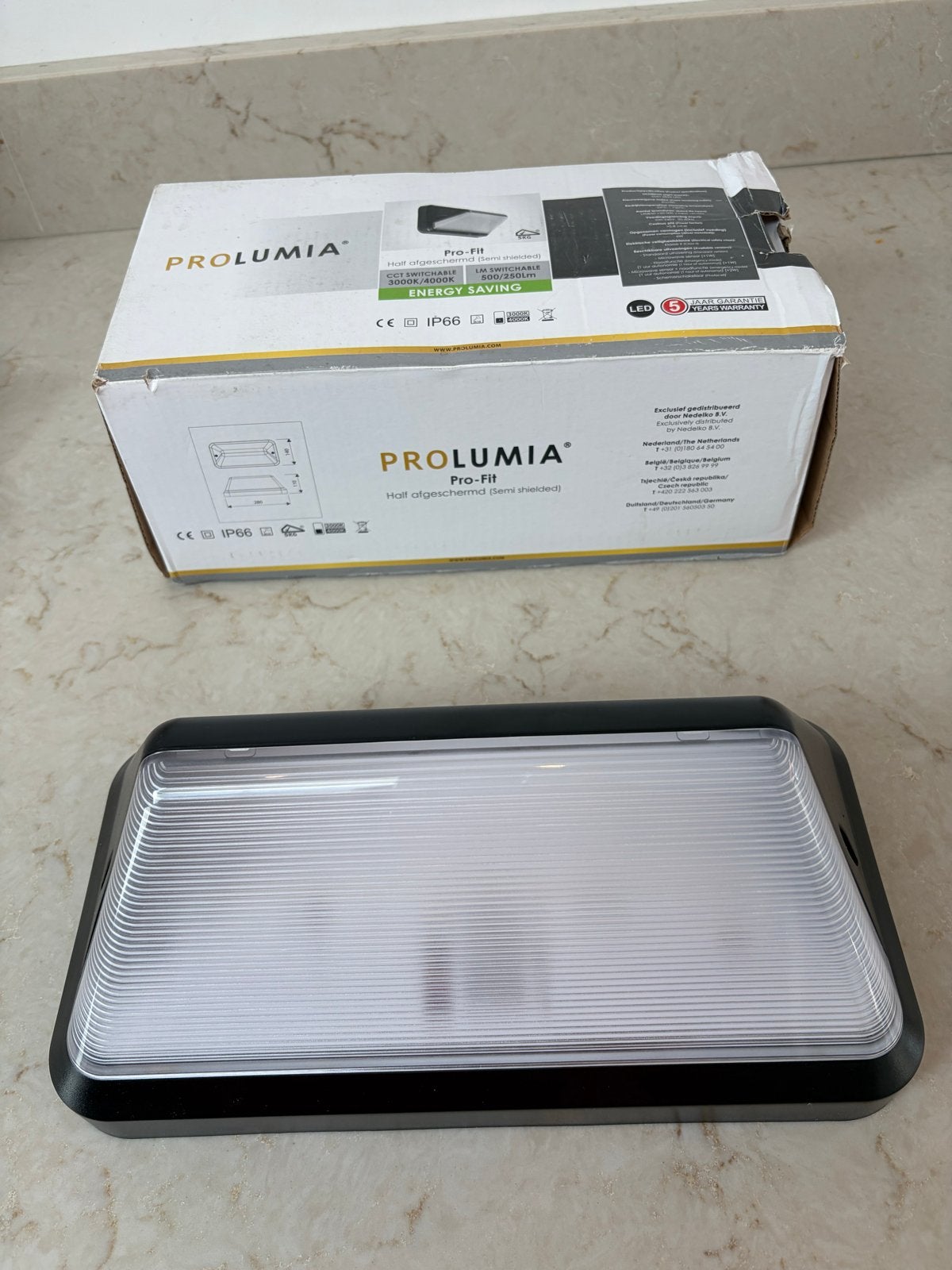 Prolumia Pro-Fit LED Buitenlamp - Half Afgeschermd NIEUW, Ophalen of Verzenden, Nieuw, Wandlamp