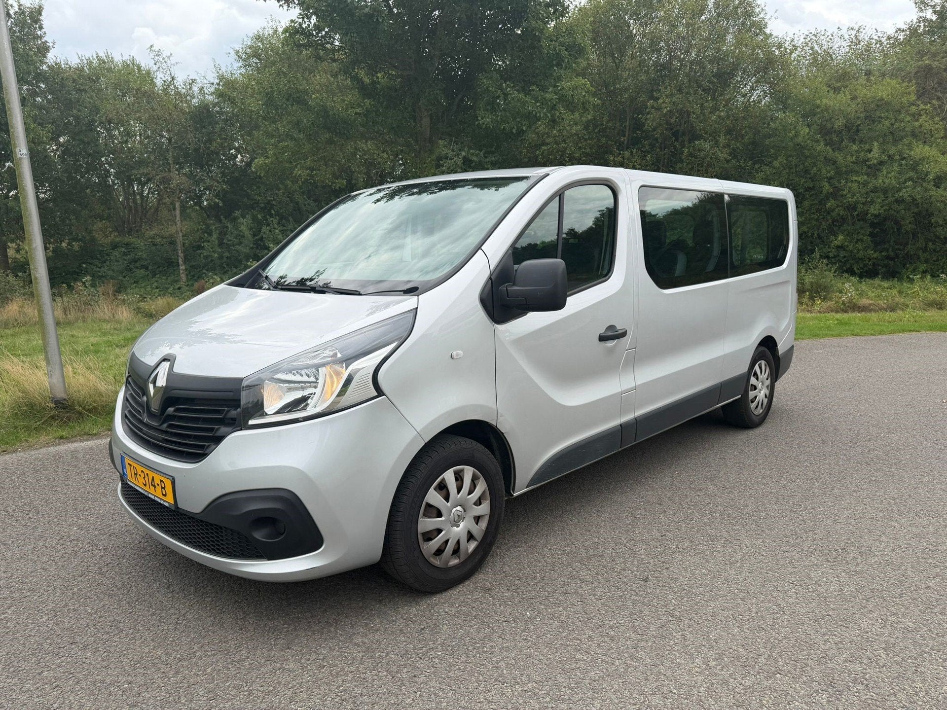 Renault Trafic Passenger 1.6 dCi Grand Authentique Energy |, Auto's, Voorwielaandrijving, Stof, Gebruikt, 2000 kg