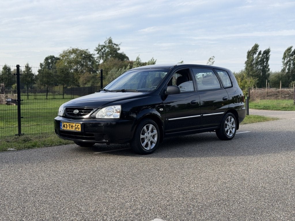 Kia Carens 1.6 AIRCO | TREKHAAK | ELEC RMN | NIEUWE APK!, 13 km/l, 4 cilinders, Zwart, Origineel Nederlands