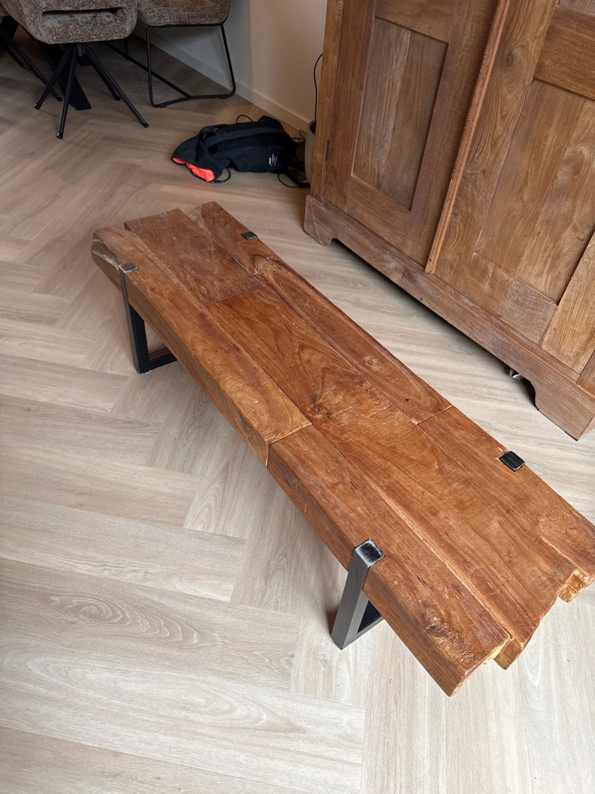 Foto 2 van Smalle salontafel zwaar eikenhout - De Troubadour Amstelveen