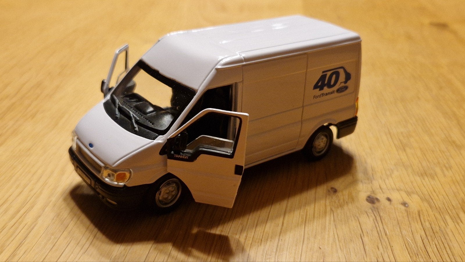 Ford Transit 40 Jaar Jubileum Modelauto, Ophalen of Verzenden, Zo goed als nieuw, Overige typen
