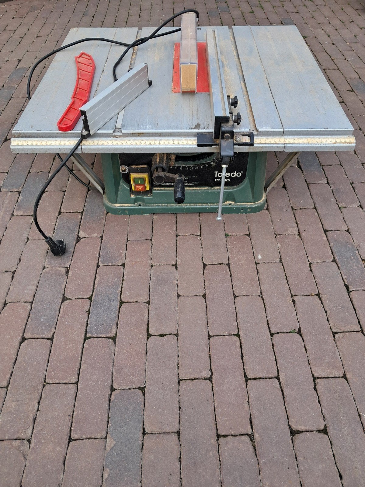 tafelzaagmachine., Ophalen, 1200 watt of meer, Cirkelzaag, 30 tot 70 mm
