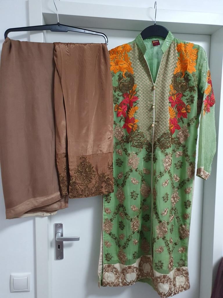 Prachtige Indiase/Pakistaanse 3 delige Salwar Kameez Maat L, Maat 38/40 (M), Ophalen of Verzenden, Onbekend, Zo goed als nieuw