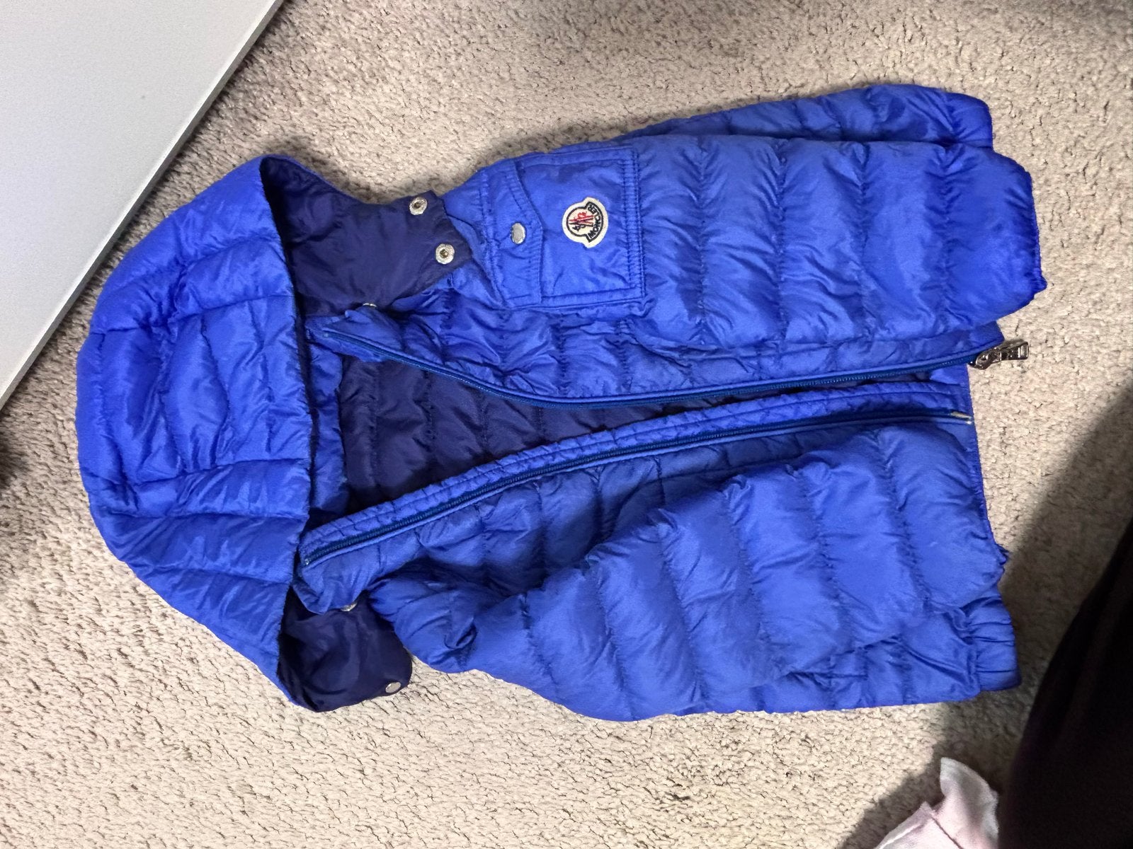 Moncler jas kids maat 116 (6 jaar), Ophalen of Verzenden, Zo goed als nieuw, Jongen of Meisje, Jas