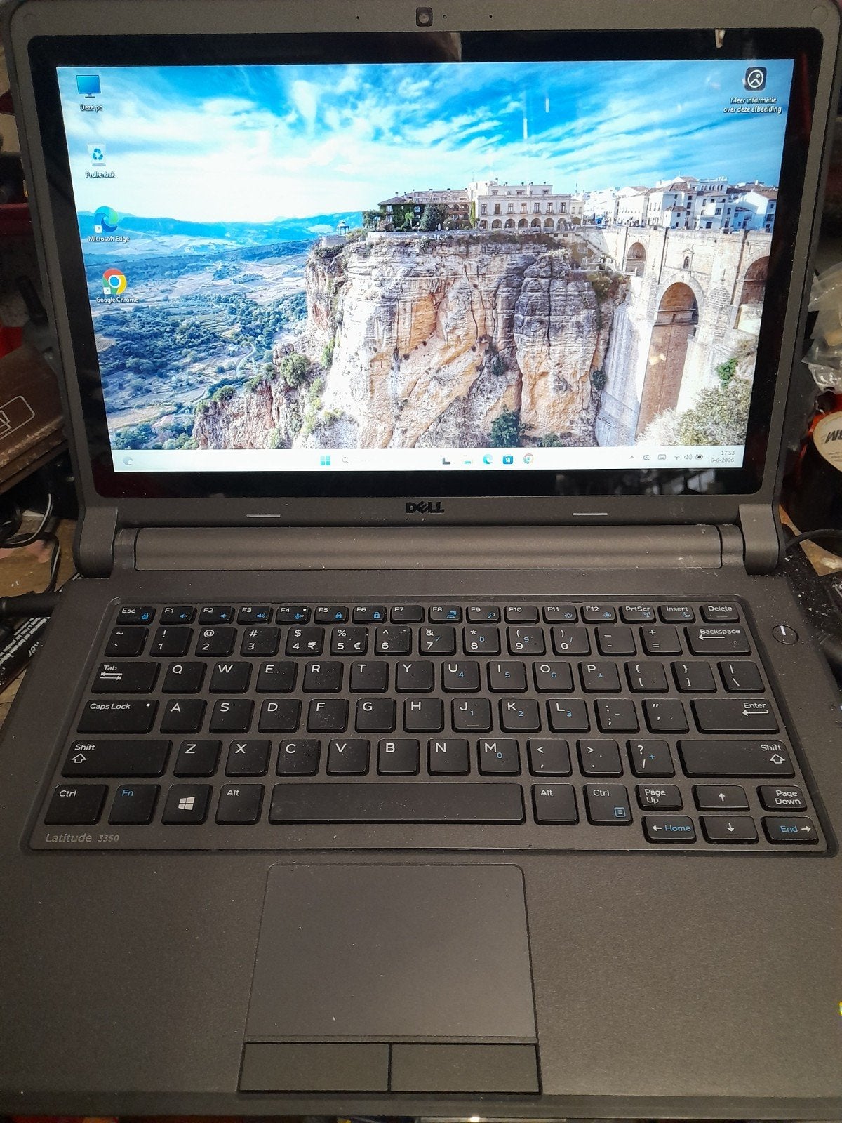 Nette en goedwerkende Dell laptop, Ophalen, 2 tot 3 Ghz, 15 inch, Zo goed als nieuw