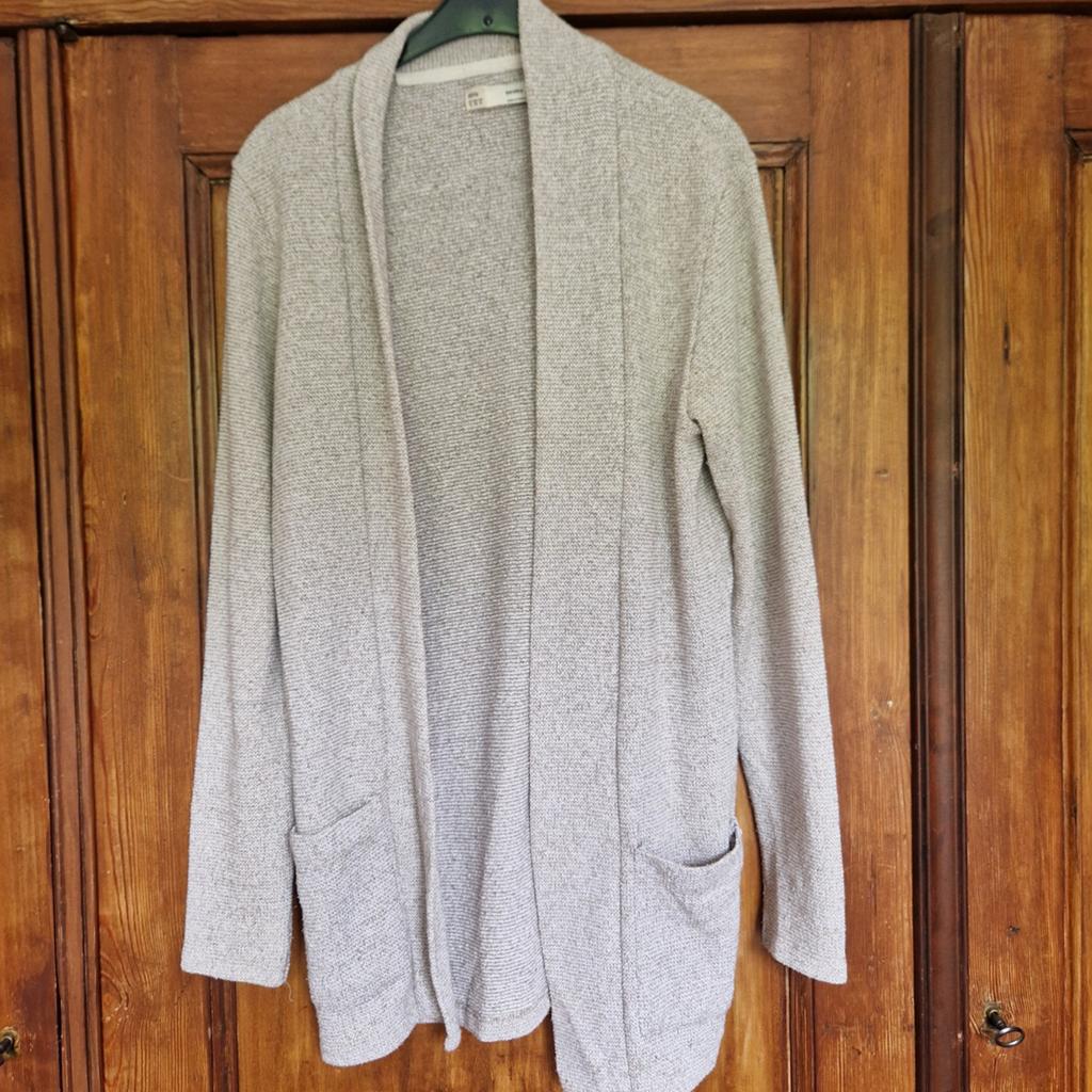 Bershka gebreid vest maat M, Kleding | Heren, Truien en Vesten, Zo goed als nieuw, Maat 48/50 (M), Beige, Ophalen of Verzenden