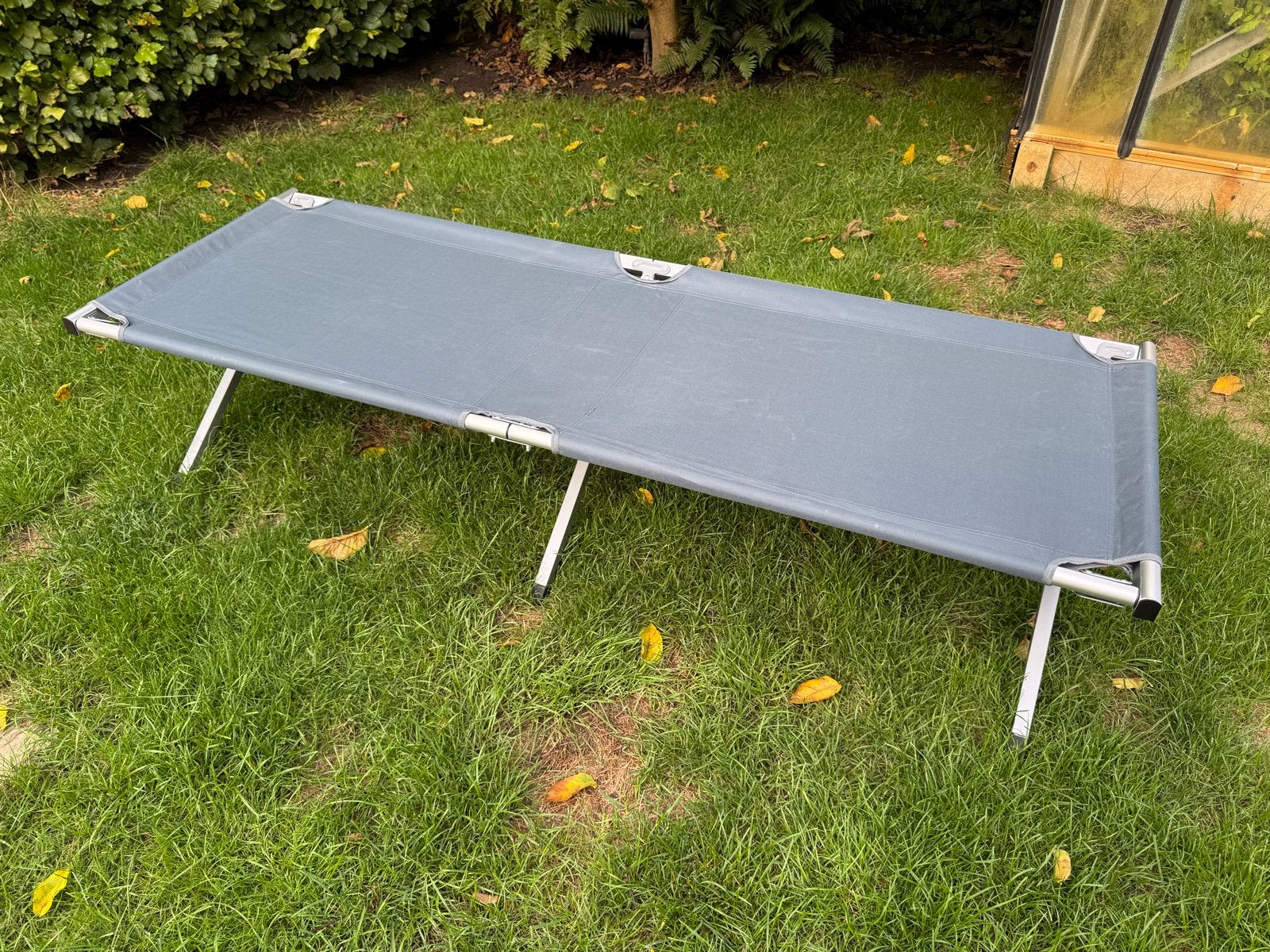 2x Opvouwbaar veldbed / campingbed met draagtas, Ophalen of Verzenden, Zo goed als nieuw