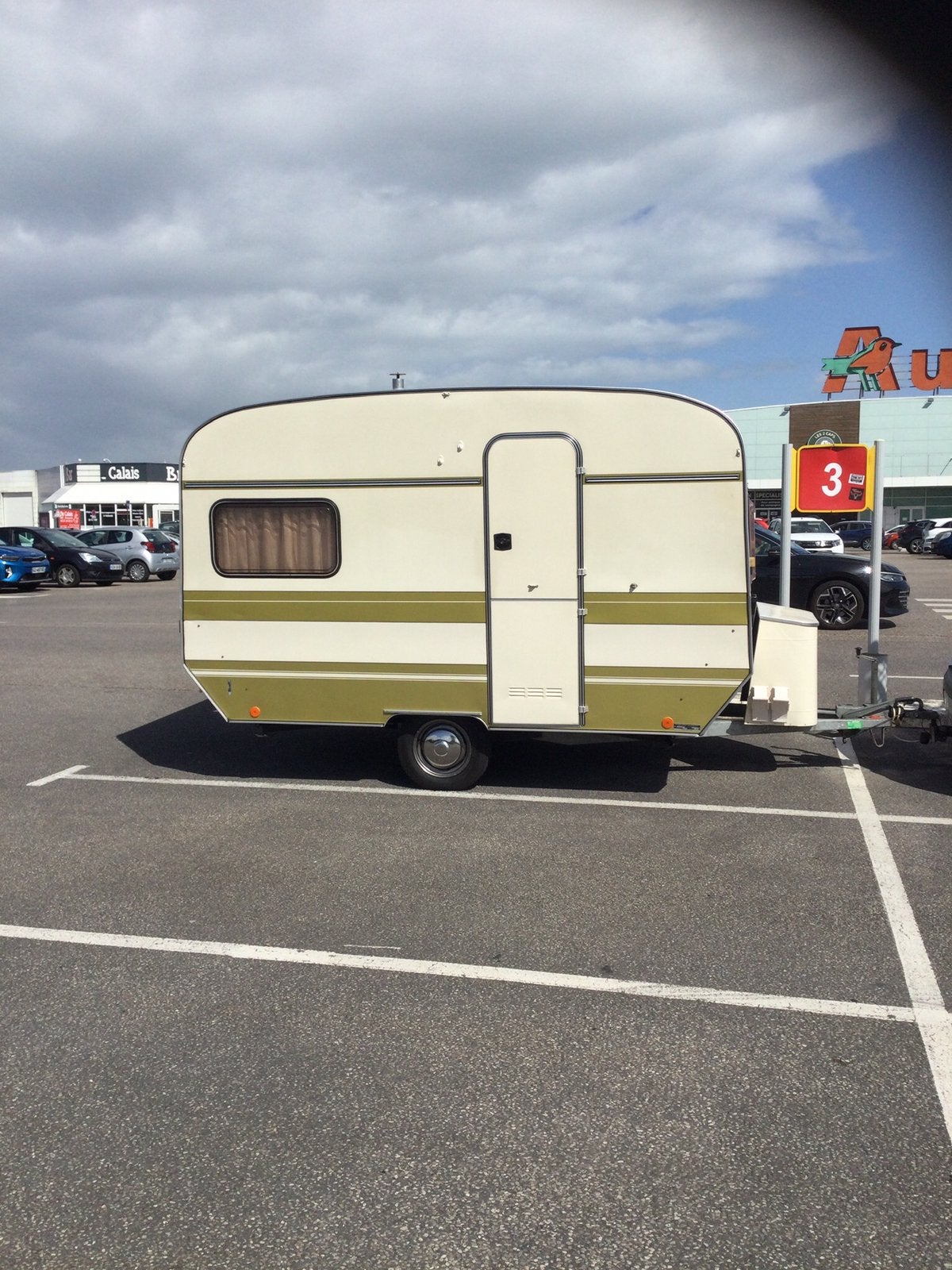 Nostalgische, retro caravan Eifelland (1980), Treinzit, Eifelland, Particulier, Luifel