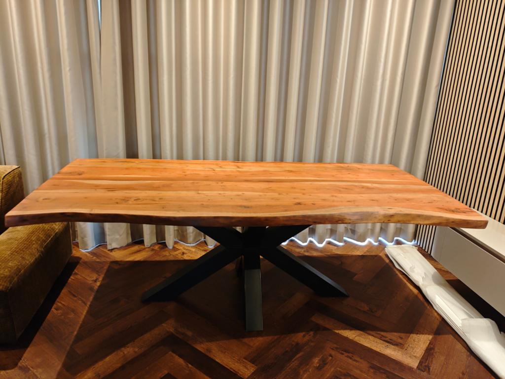 Acacia houten boomstam eettafel 220 x 100 cm, Huis en Inrichting, Tafels | Eettafels, Ophalen, Gebruikt, 200 cm of meer, 50 tot 100 cm