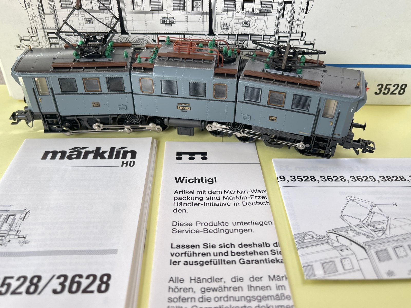 ** Märklin 3528 ** 5 Sterren ** NIEUWSTAAT ** GELEDE LOC **, Wisselstroom, Locomotief, Ophalen of Verzenden, Zo goed als nieuw