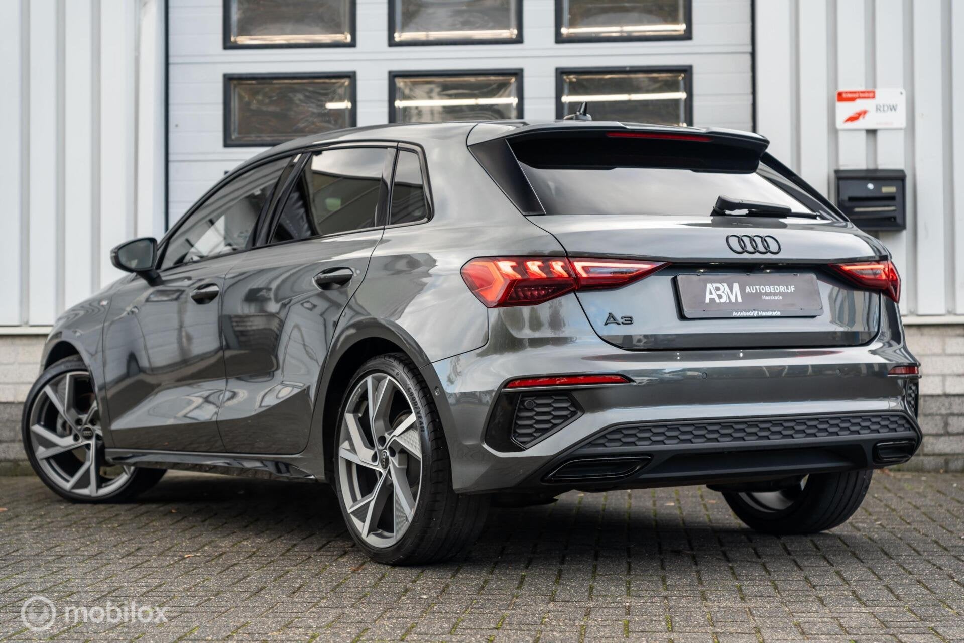Audi A3 Sportback 35 TDI 3X S-LINE MATRIX B&O Edition one, Dealer onderhouden, Gebruikt, 4 cilinders, 150 pk