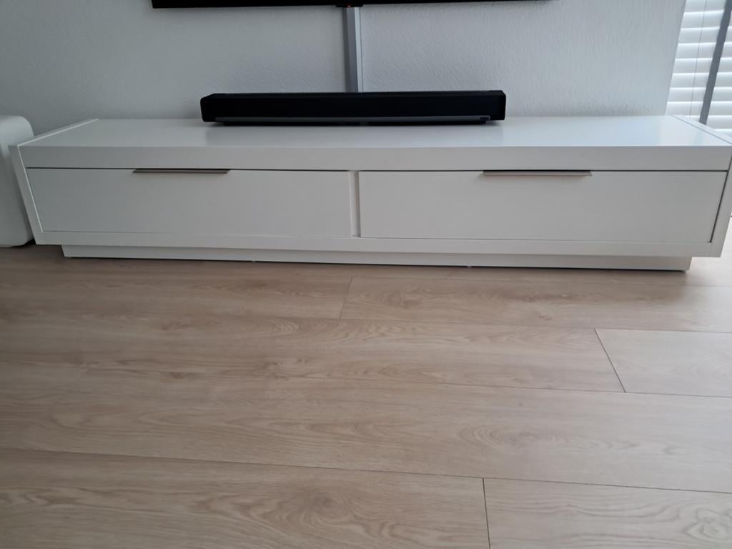 Witte TV-meubel met 2 lades  merk xooon, Overige materialen, Modern, Strak, 150 tot 200 cm, Ophalen of Verzenden