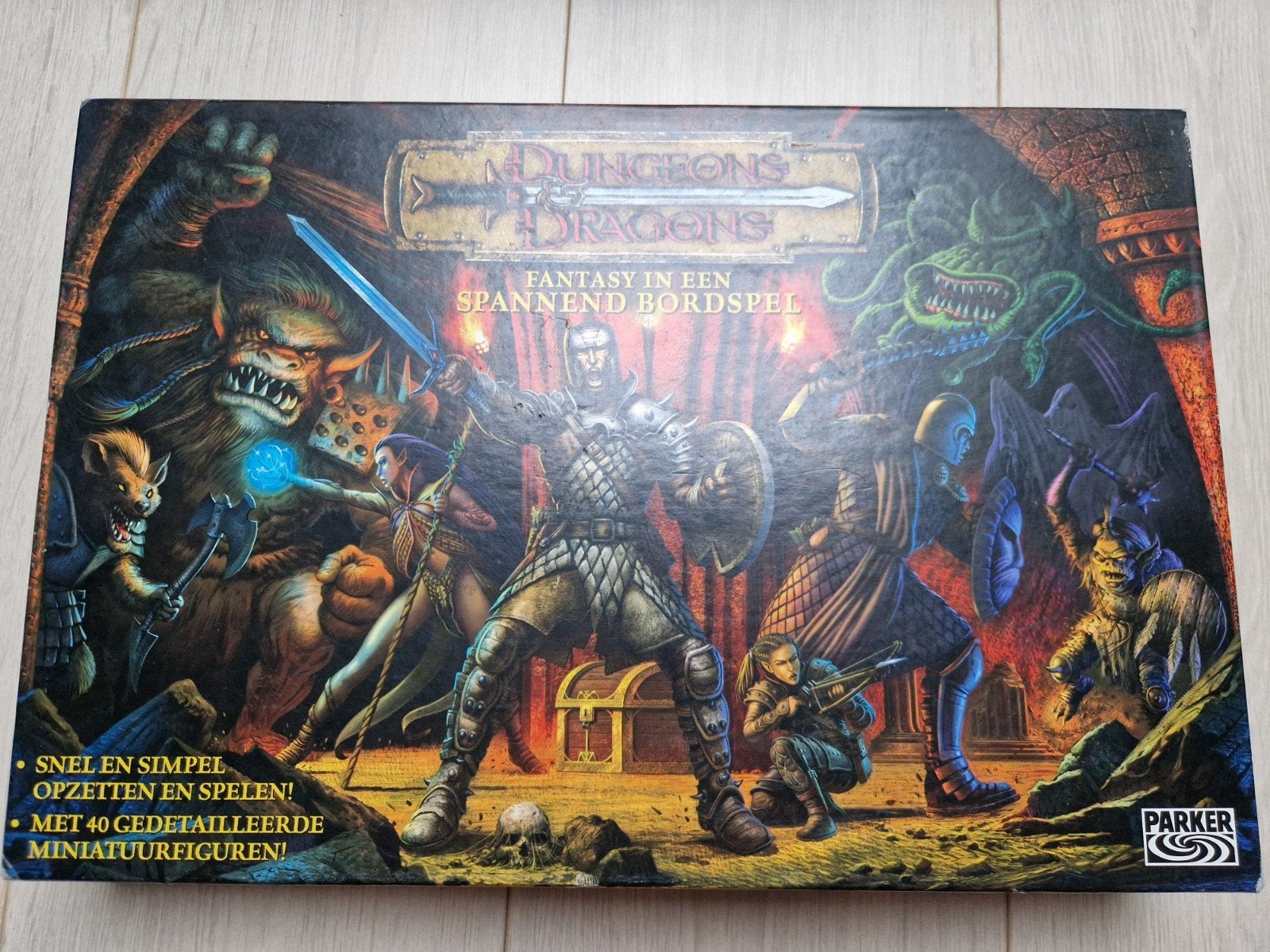 2003 nieuw dungeons and dragons parker nederlands spel, Hobby en Vrije tijd, Gezelschapsspellen | Bordspellen, Ophalen of Verzenden