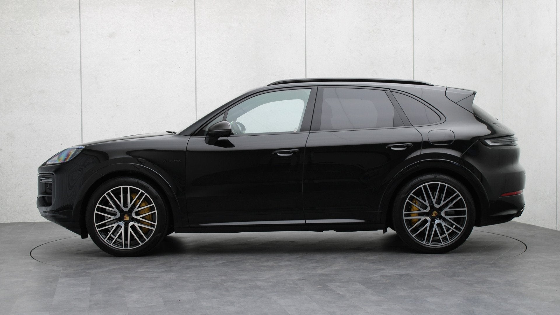 Porsche Cayenne 4.0 Turbo E-Hybrid | Burmester 3D | PCCB | S, Gebruikt, Zwart, Vierwielaandrijving, Hybride Elektrisch/Benzine