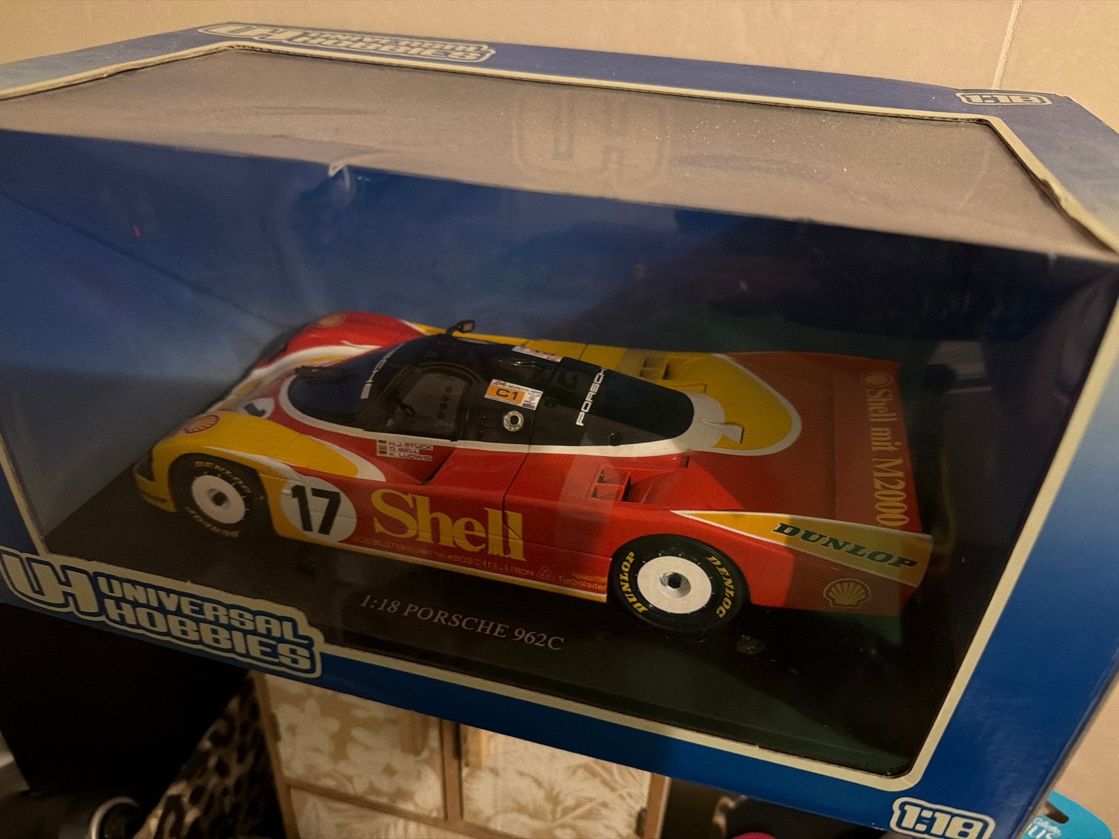 Universal Hobbies 1:18 Porsche 962C - Shell #17, F, Nieuw, Ophalen of Verzenden, F