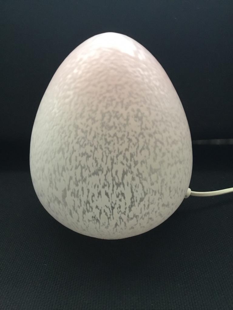 Egg lamp gemarmerd jaren 80, Ophalen