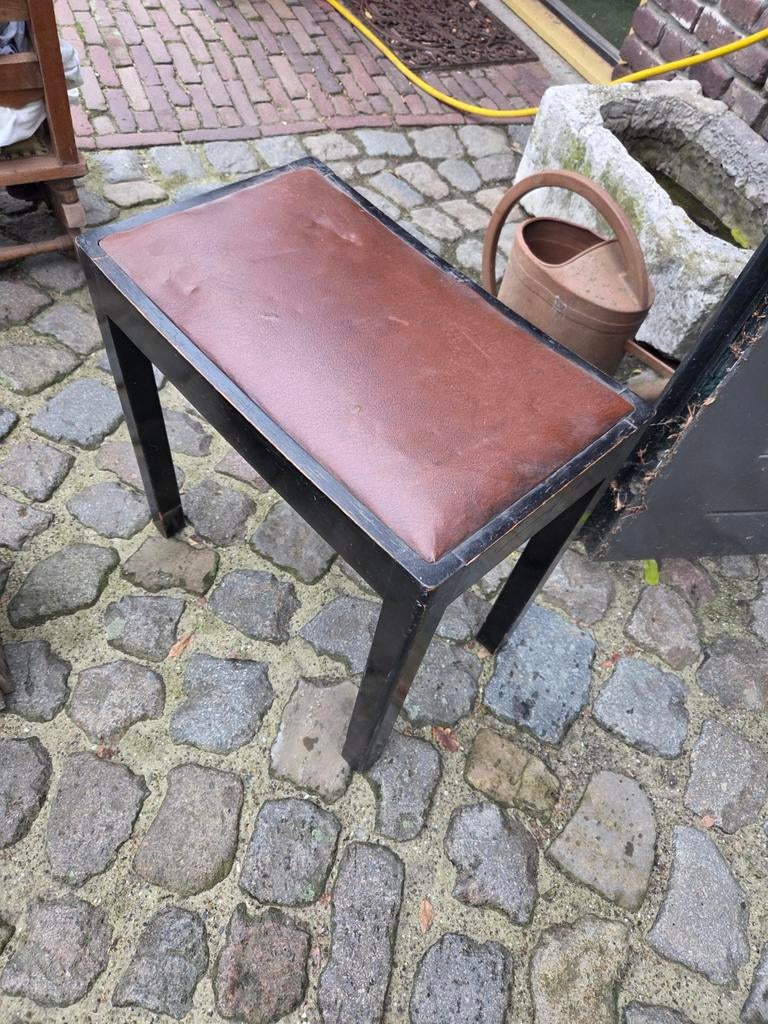 Oud pianokrukje met bruin leren zitting, Ophalen, Gebruikt, Hout