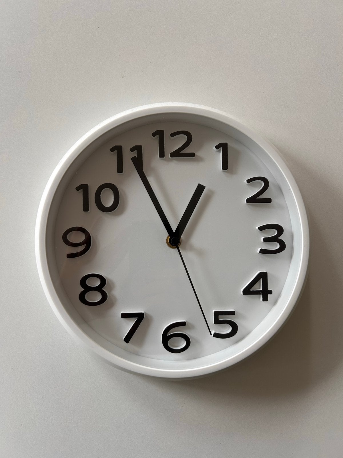 Wall clock, Wandklok, Wit, Analoog, Werkt op batterijen