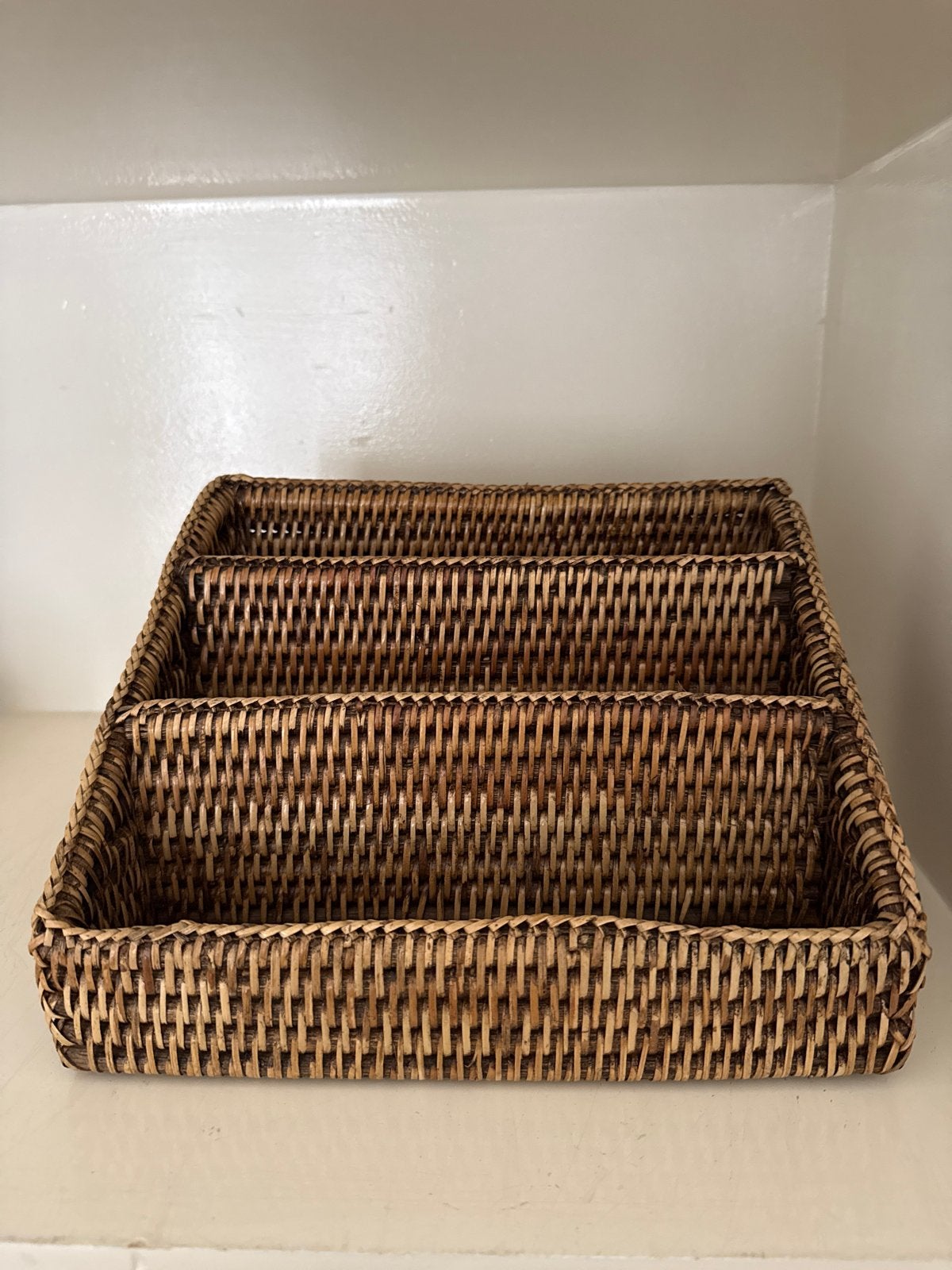 Rotan brievenbakje / documentenhouder met 3 vakken, Ophalen, Gebruikt, Landelijk, Natuurlijk materiaal