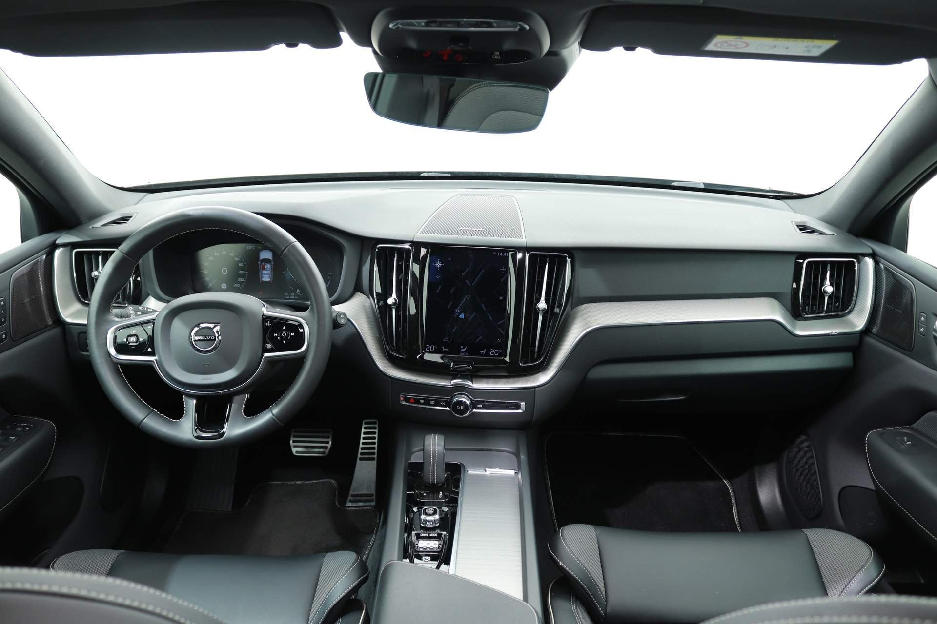 Volvo XC60 2.0 RECHARGE T6 340PK AWD R-DESIGN AUT8 | Panoram, Auto's, Volvo, Automaat, Gebruikt, 1969 cc, Bedrijf