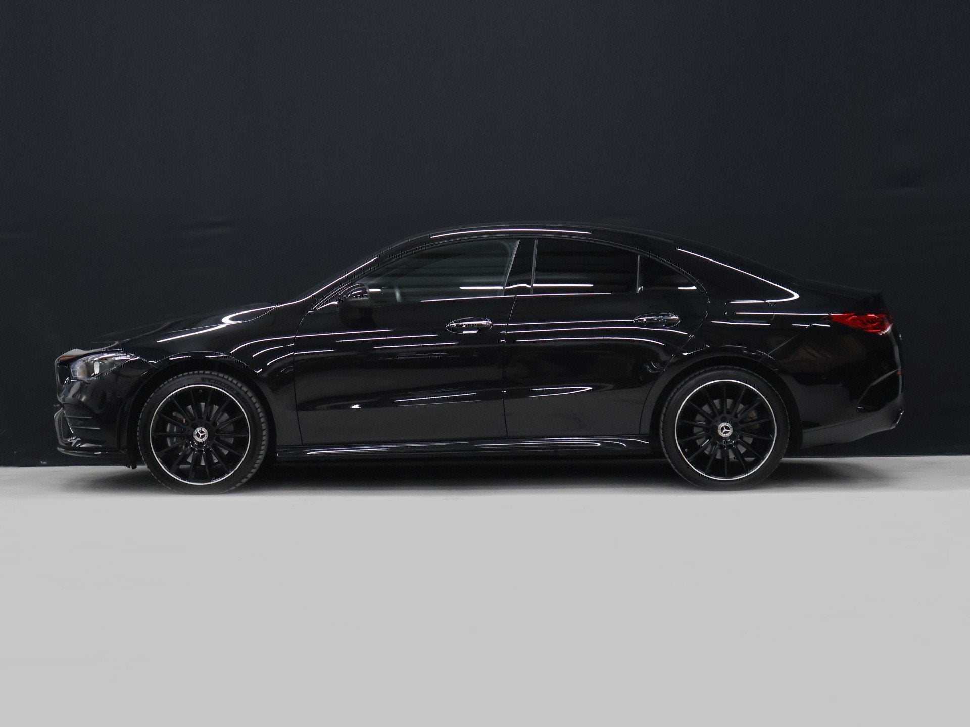 Mercedes-Benz CLA-Klasse 250 e AMG Line [APPLE CARPLAY, ANDR, Auto's, CLA, Gebruikt, 4 cilinders, 15 kWh