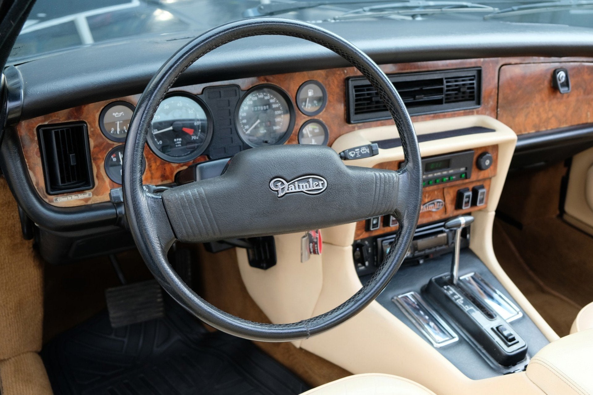 Daimler Double Six 5.3 V12 VandenPlas goed onderhouden, foto 5