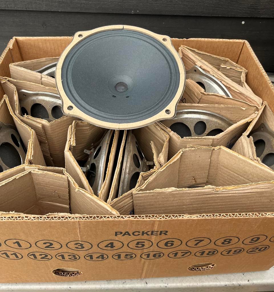 Doos vol  Italië  Bas luidsprekers 20,5 cm, Overige merken, G, G, G