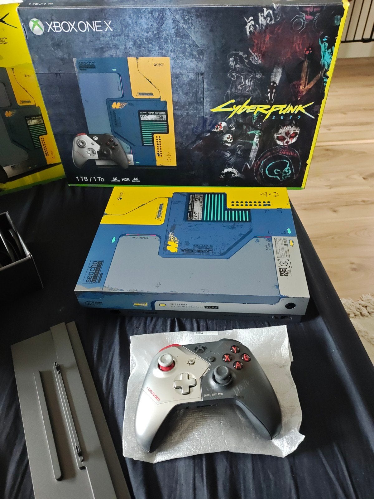 Xbox One X 1TB - Cyberpunk 2077 Limited Edition (CIB), Spelcomputers en Games, Ophalen, Met games, Zo goed als nieuw, 1 TB