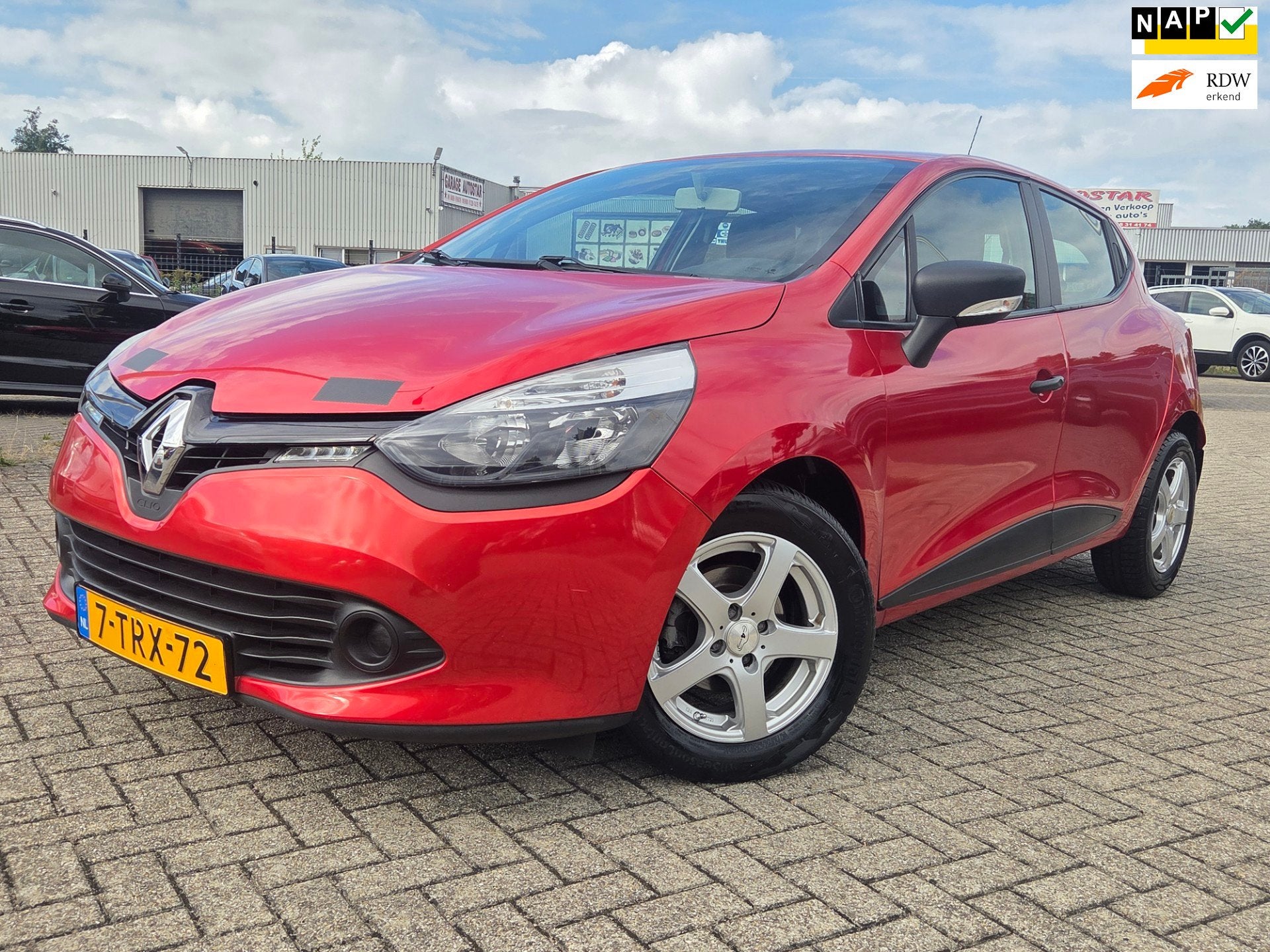 Renault Clio 0.9 TCe COMPLEET ONDERHOUD, Auto's, Voorwielaandrijving, 540 kg, Electronic Stability Program (ESP), Origineel Nederlands