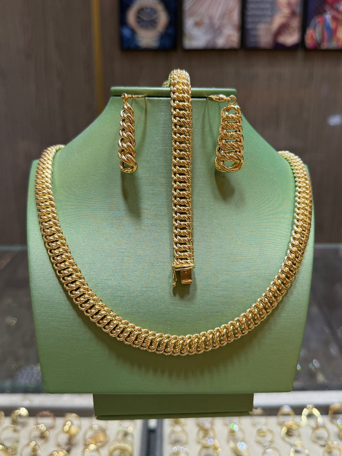 18KT Goud - 60 gr - Collier - Armband - Oorbellen, Ophalen, Nieuw, Goud