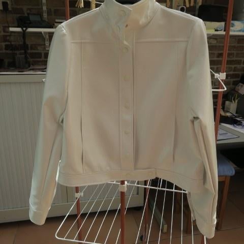 Jasje nieuw wit faux leder Millenium J/S mt L (42-44), Wit, Maat 42/44 (L), Nieuw, Ophalen of Verzenden
