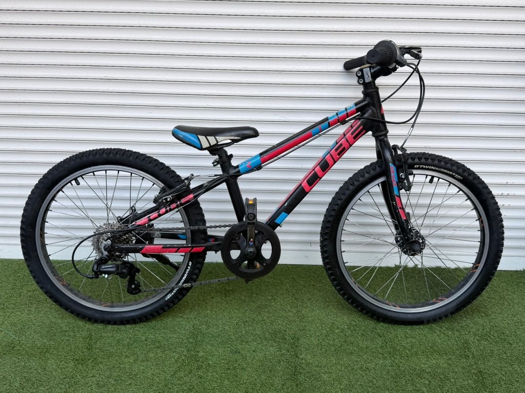 Cube Kid 200 - 20 inch Kinderfiets MTB Mountainbike 🖤❤️💙, 20 inch of meer, Velgrem, Ophalen of Verzenden, Zo goed als nieuw