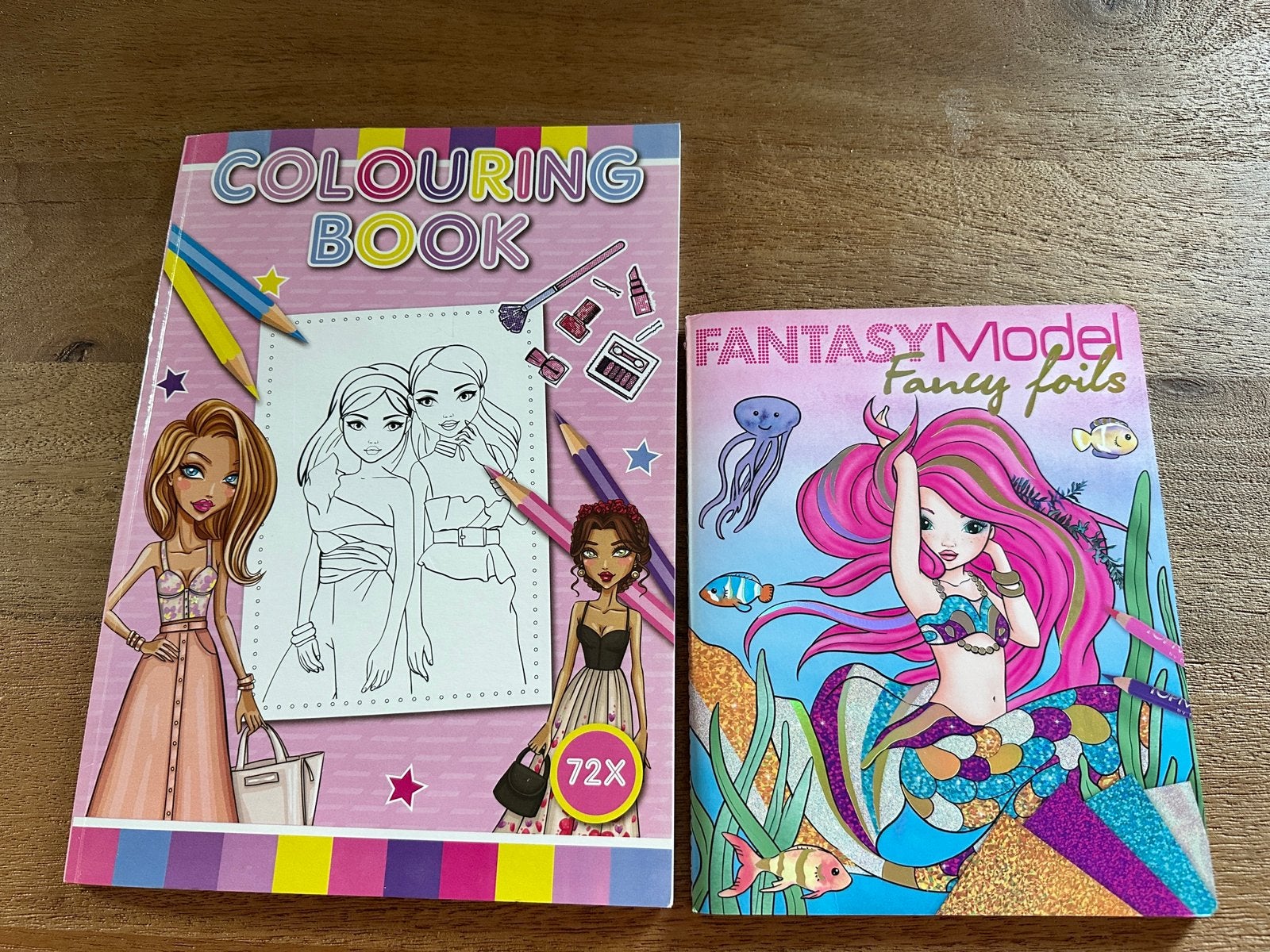 Nieuw Fantasy model kleurboek + kleurboek, leuk cadeau, Ophalen, Zo goed als nieuw, Overige typen