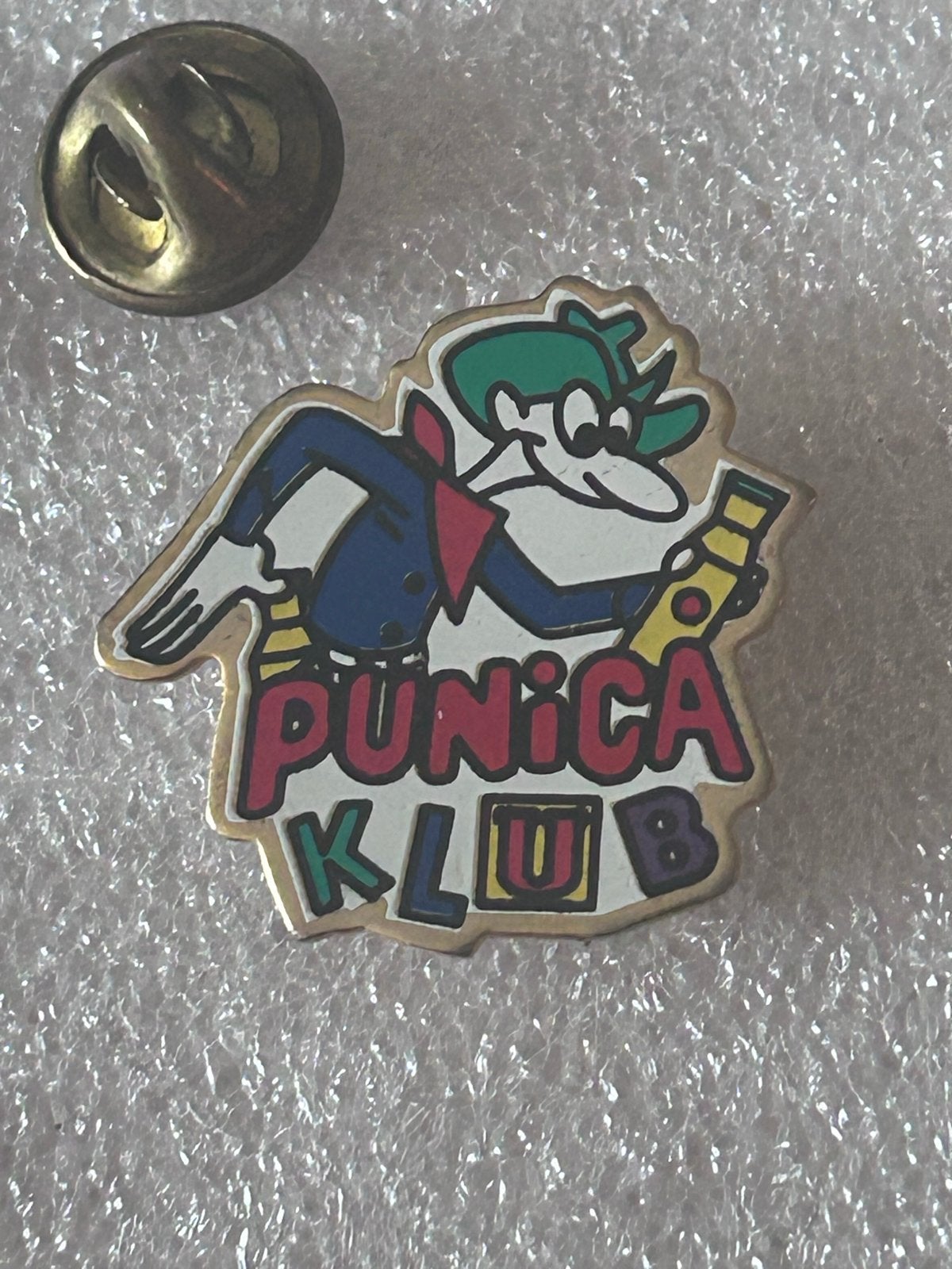 Vintage Punica Klub pin - Zeldzaam Verzamelobject, Ophalen of Verzenden, Gebruikt, Merk, Speldje of Pin