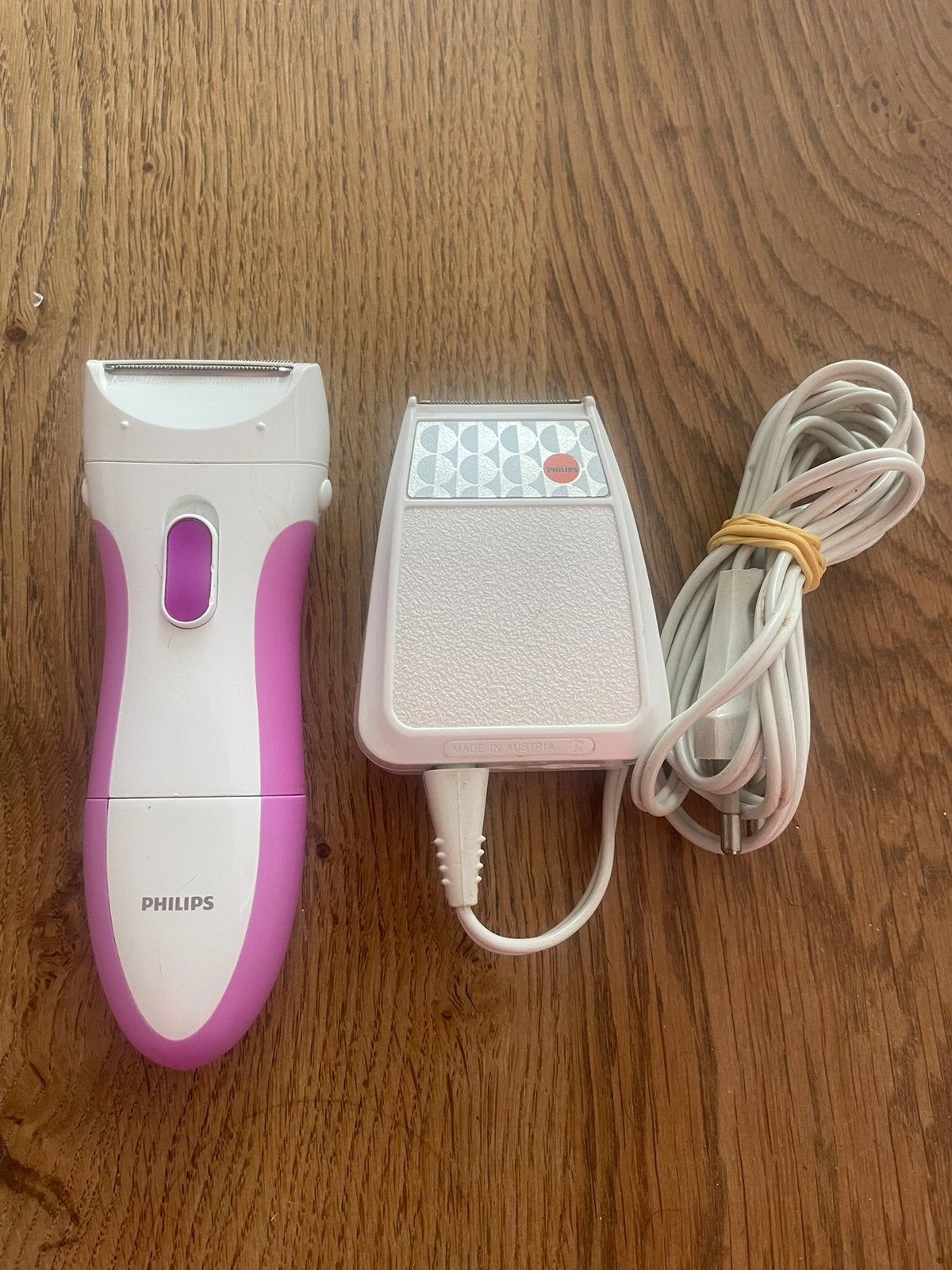 Nog 2 z.g.a.n Philips Lady Shavers/1 elektrisch-1op Batterij, Ophalen, Zo goed als nieuw, Overige typen