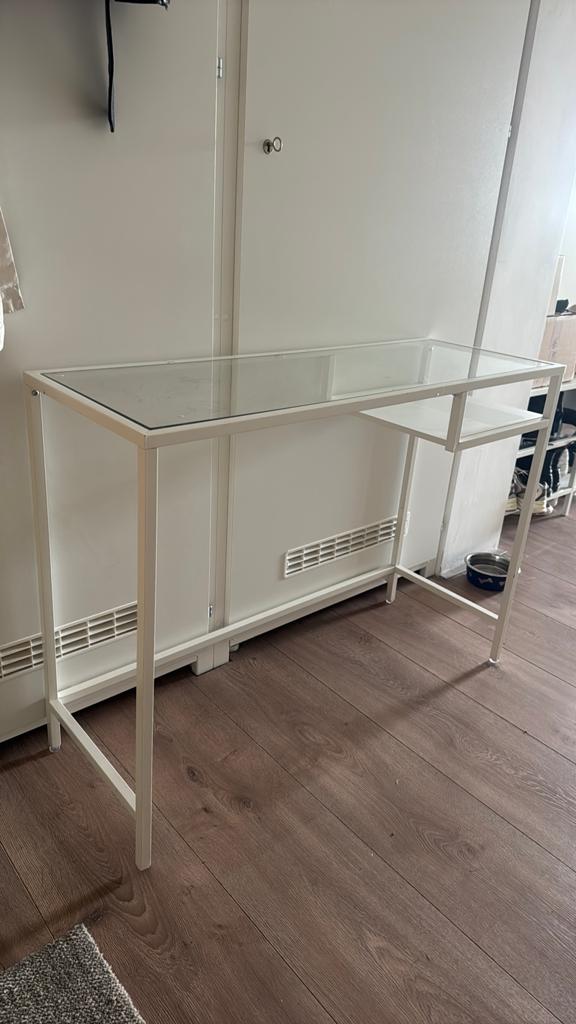 Ikea VITTSJÖ white laptop table, Ophalen, 36 cm, Zo goed als nieuw, IKEA