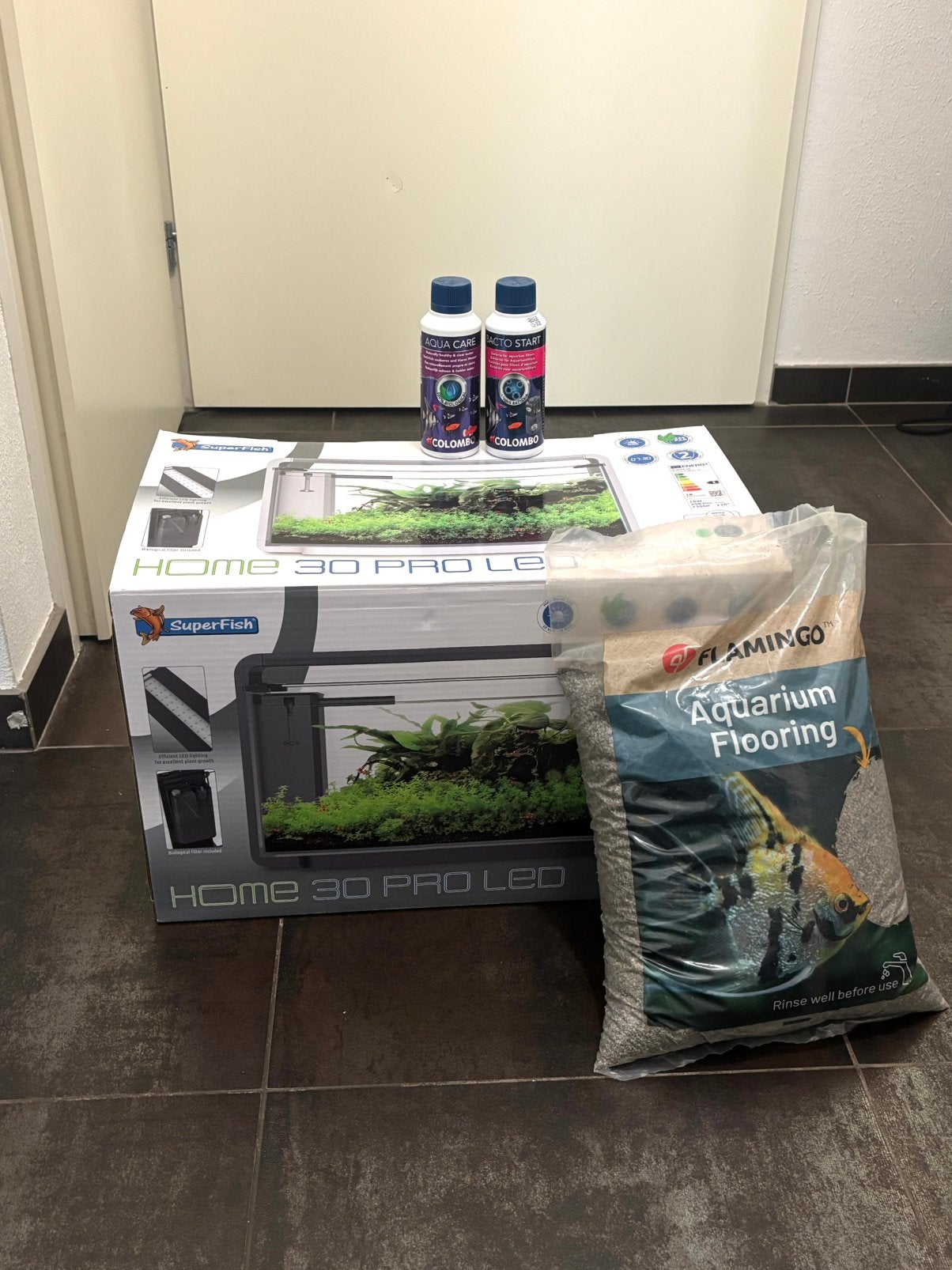 Nieuw SuperFish Aquarium 25L LED + 9kg Zand + 2 Flessen, Dieren en Toebehoren, Ophalen, Nieuw, Leeg aquarium, Superfish