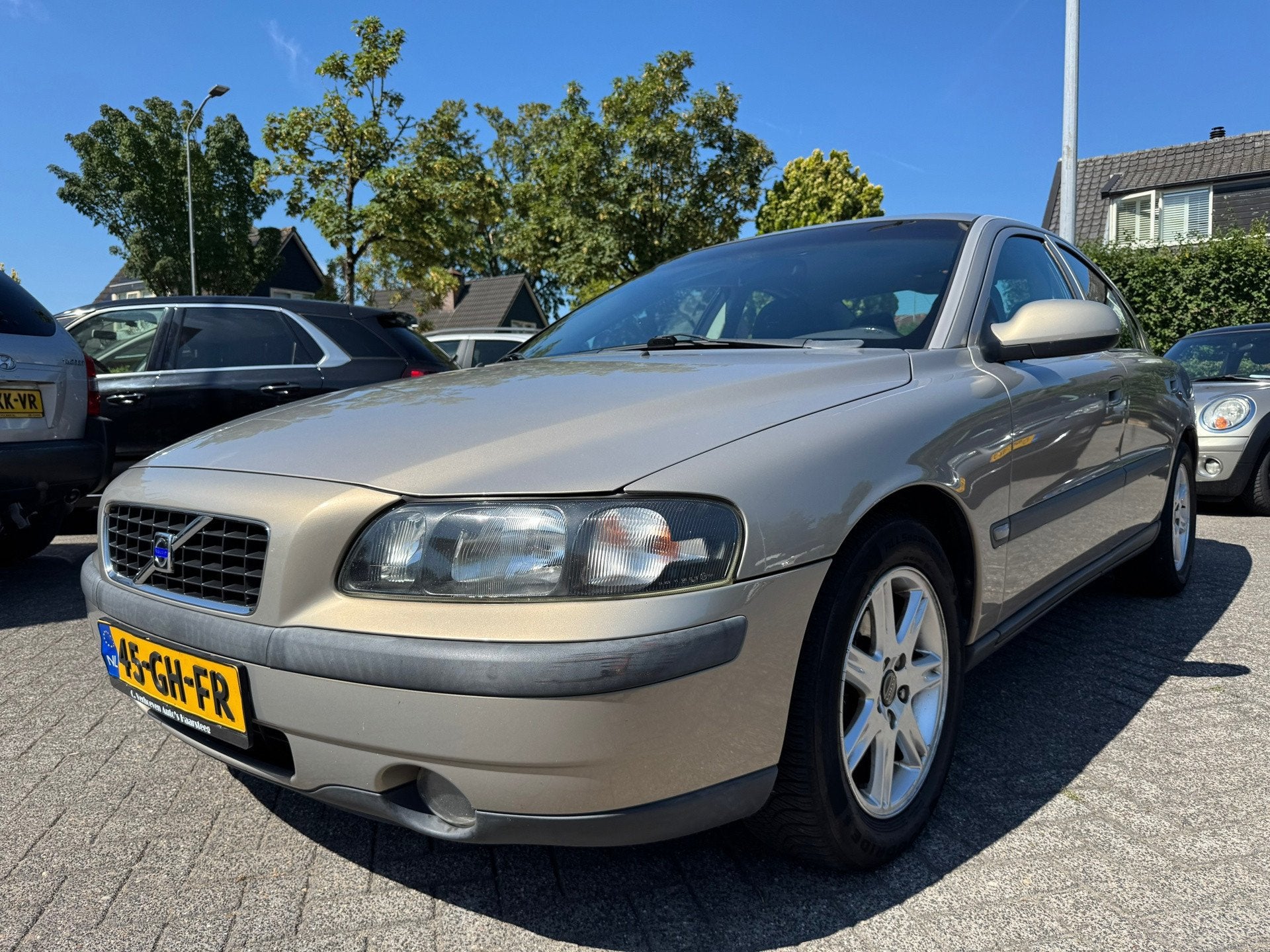 Volvo S60 2.4 Edition Airco,Cruise,Elek-pakket,Nap,Trekhaak, Auto's, Volvo, Voorwielaandrijving, Gebruikt, S60, Beige