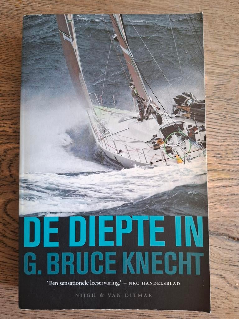 De diepte in - G. Bruce Knecht, Ophalen of Verzenden, Zo goed als nieuw, Watersport en Hengelsport