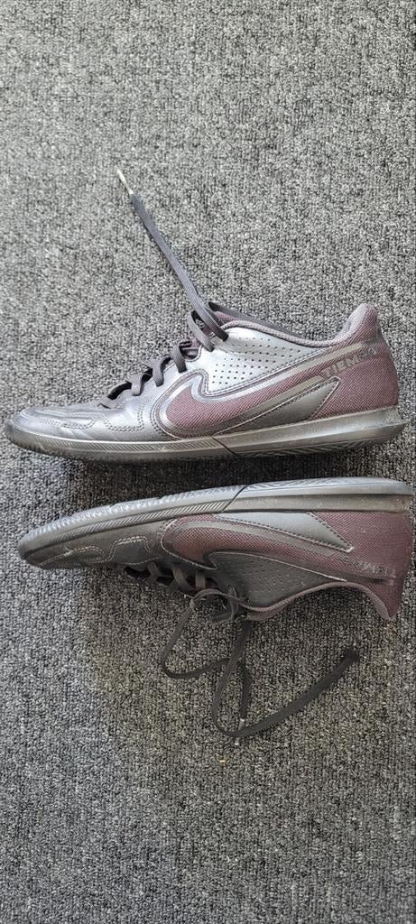 Nike zaalvoetbal schoenen maat 40 - Gebruikt, Ophalen, Gebruikt, Schoenen