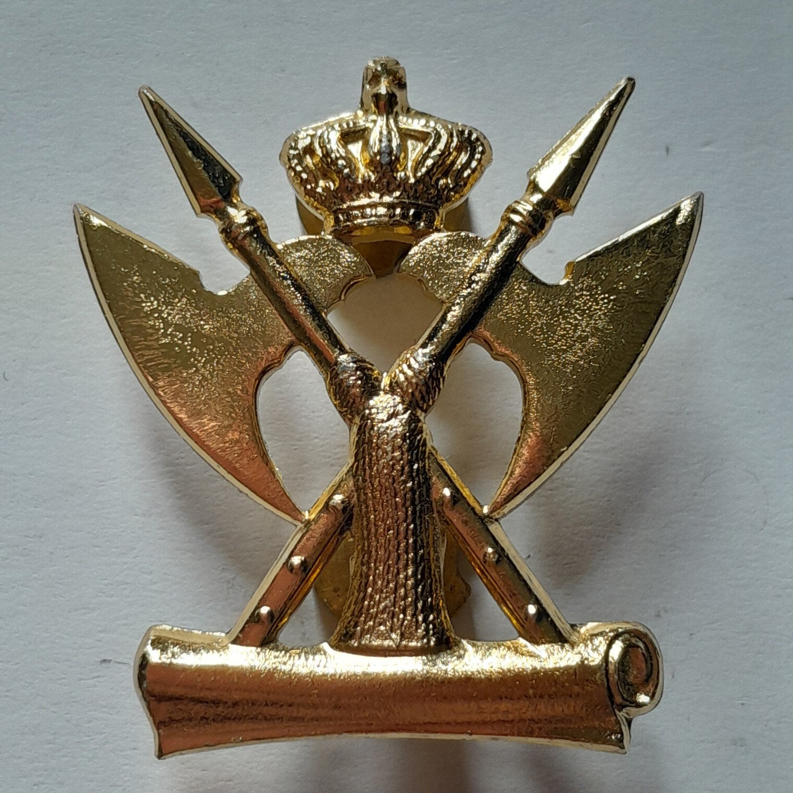 Los kraagembleem Militair Juridische Dienst, Verzamelen, Ophalen of Verzenden, Landmacht, Nederland, Embleem of Badge