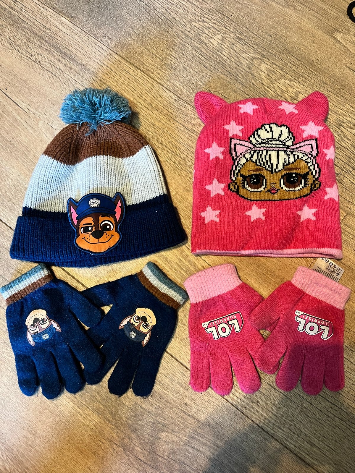 Winterset: 2 mutsen en 2 paar handschoenen, Kinderen en Baby's, Kinderkleding | Mutsen, Sjaals en Handschoenen, Gebruikt, Setje