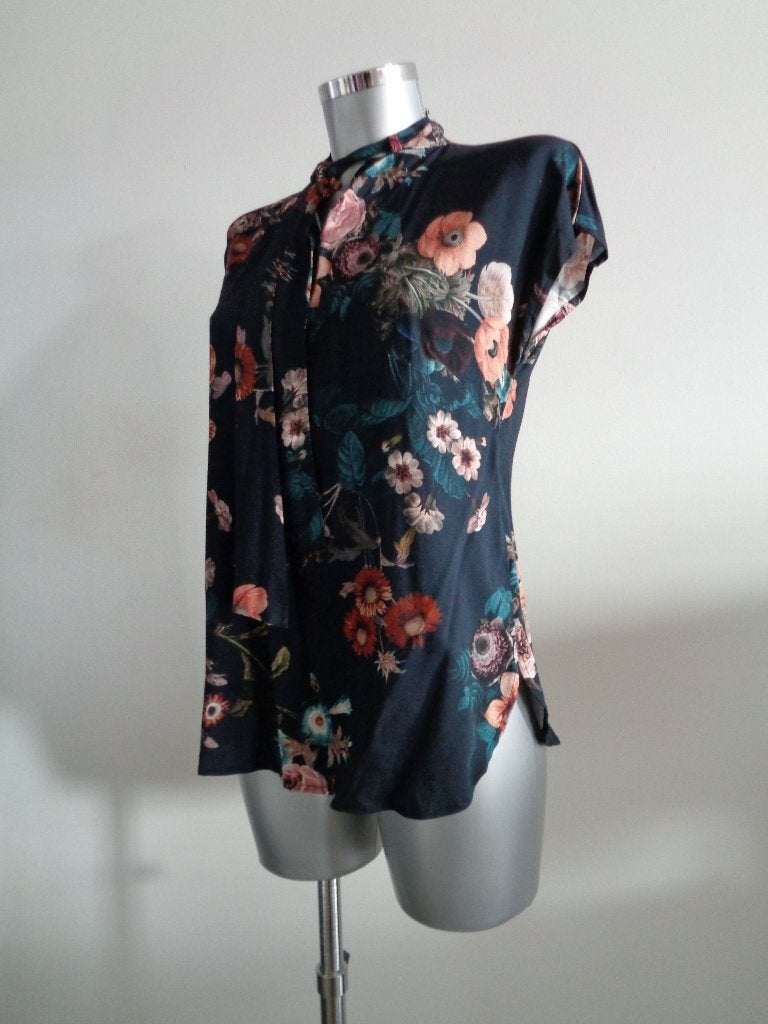 Iconic27 viscose blouse, maat small NIEUW, kaartje, Ophalen of Verzenden, Nieuw, Maat 36 (S), Overige kleuren