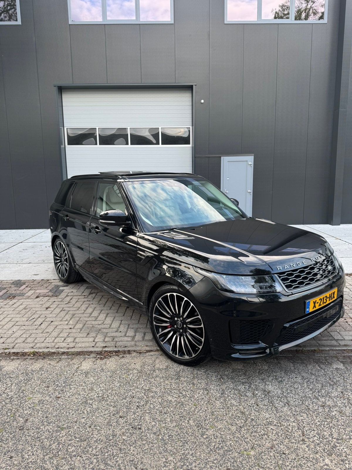 Land Rover Range Rover (sport) 2.0 P400e Pano  Dynamic Voll, Auto's, Land Rover, Automaat, Beige, 4 cilinders, 2500 kg