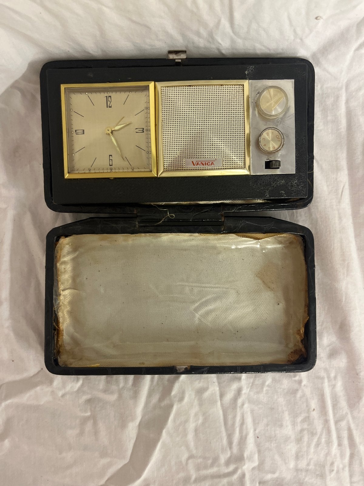 Vintage Vanica Reiswekker met Radio in Leren Etui, Ophalen