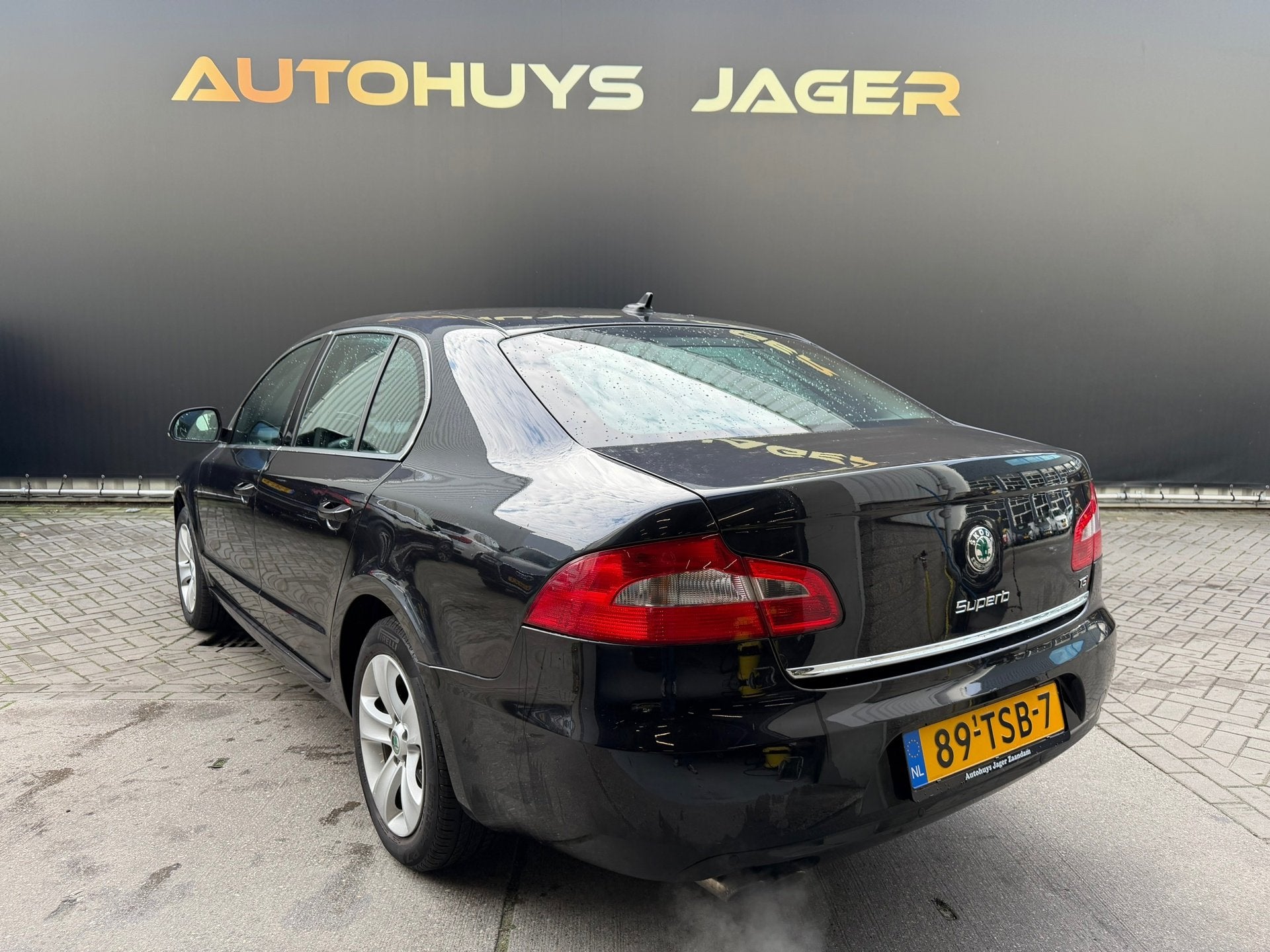 Skoda Superb 1.8 TSI Ambition Automaat, Auto's, Euro 5, Stof, Gebruikt, Zwart