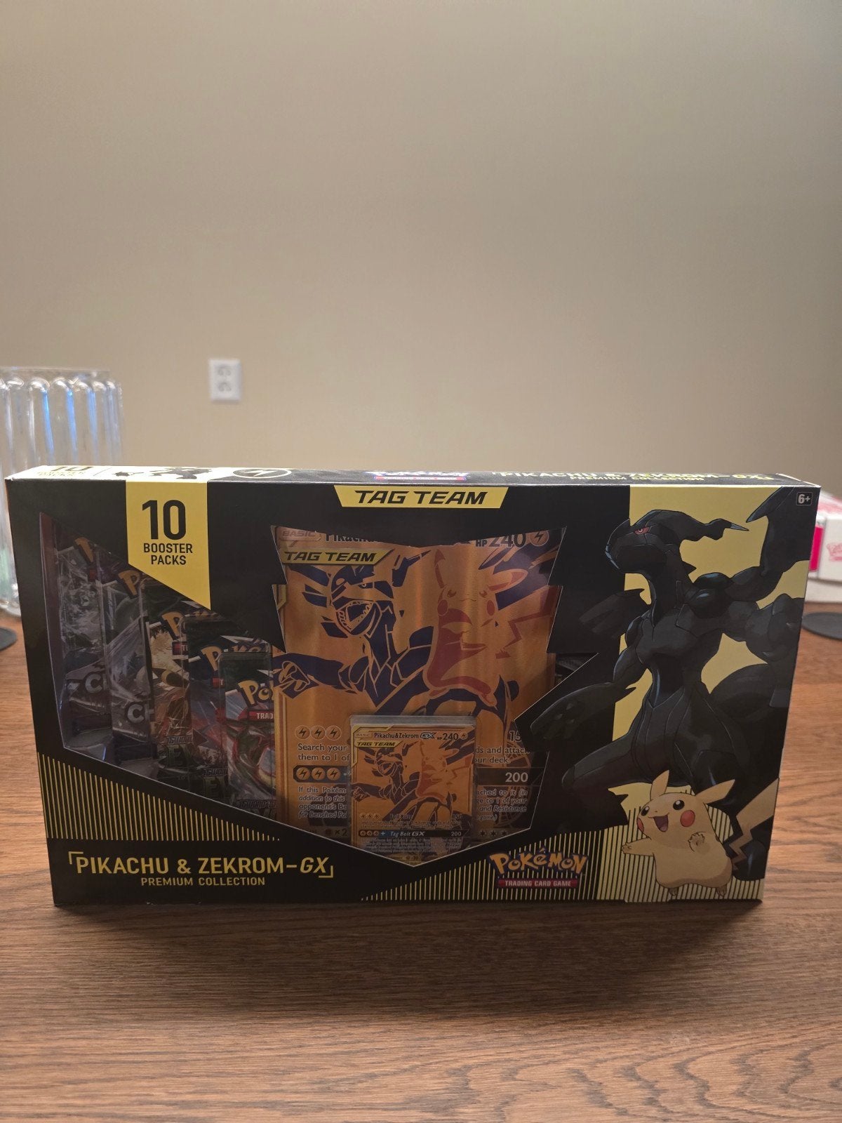 Pokémon TCG Pikachu & Zekrom-GX Premium Collectie, Hobby en Vrije tijd, Verzamelkaartspellen | Pokémon, Ophalen of Verzenden, Nieuw